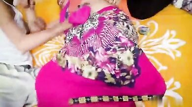 Gussayi kamwali ki threesome chudai