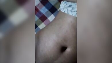 Raat mein fingering ka maza