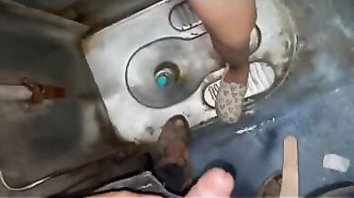 Rail gaadi mein nayi dulhan purane yaar se chudi