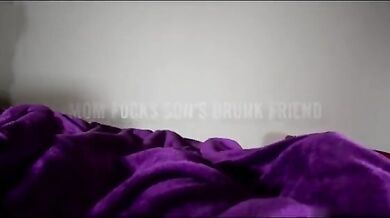 Bete ke daaru piye hue dost ke sath chudai karti Mom ki Sex Video