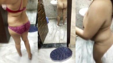Uncle ne banaya desi aunty ka Nude MMS