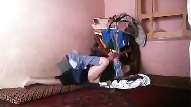 Kashmiri lovers ki chudai wali Homemade Sex MMS Video