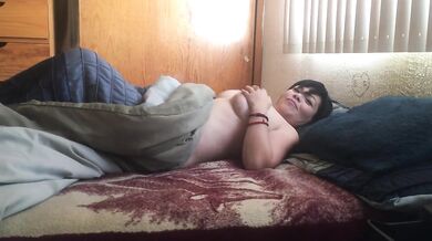 Sexy divorcee lady ne yaar ke sath palang-tod chudai ki