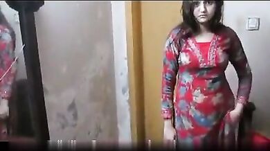 Desi hot ladki ka home made Nude Indian MMS Clip