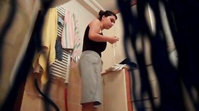 Sexy behan ka bathroom mein bana Secret Nude MMS Video