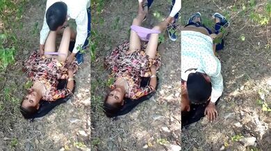 Jungle mein yaar ke saamne taangein kholti bhabhi ka Desi Sex MMS Clip