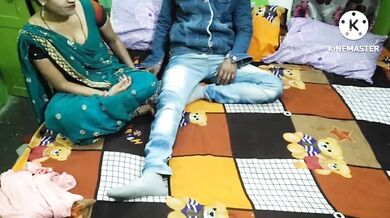 Malkin ke jaane ke baad kamwali chudi malik se