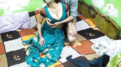 Malkin ke jaane ke baad kamwali chudi malik se