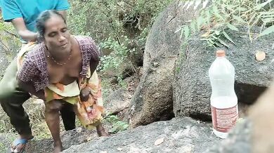 Jungle mein aunty ki chudai wala dangal