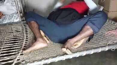 Laal kameez wali gaon ki laundiya ko godown mein choda