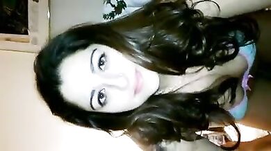 Khoobsurat aurat ki lund chusayi ke maze wali Indian Sex Video