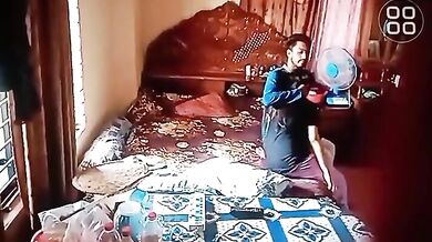 Desi couple ki Hidden Cam Sex Video uske mobile se record ki