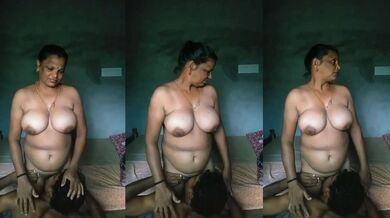 Big boobs wali aunty ki chut chusayi wala MMS Porn Video