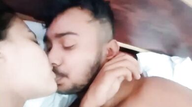 GF ki chudai hotel room mein ki aur banaya Sex MMS Video