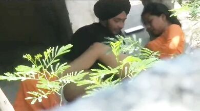 Sardar aur uski GF ki outdoor sex wali Hidden Cam Sex Video