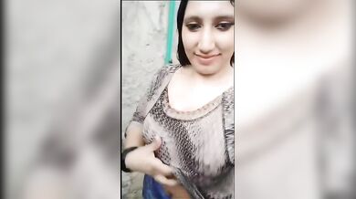 Boobs dikhati, chut chudwati ladki ki Hindi Sexy BF Video