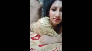 Boobs dikhati, chut chudwati ladki ki Hindi Sexy BF Video