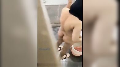 Bathroom mein li gayi Sisters ki Hidden Cam Nude Videos