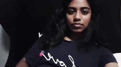 Baalon wali chut mein lund leti ladki ki Bangla Sex Video