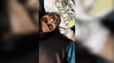 Baalon wali chut mein lund leti ladki ki Bangla Sex Video