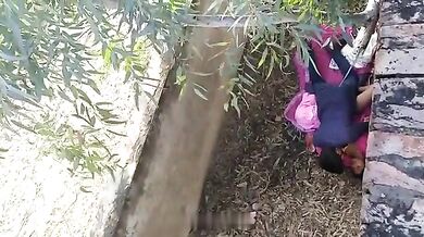 Factory building ke peeche chudai karte Pakistani Gf-Bf