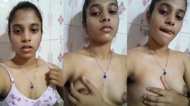 Bathroom mein chuche daba kar cute girl ne liya erotic maza