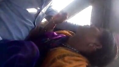 Pati ke dost ke sath jeep mein chudai wali Village Sex Video