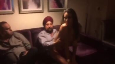 Pakistani businessman ki sex party ki secret recording